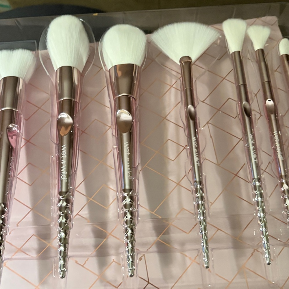 Wet n Wild Metallic Pink 10 piece brush collection BNIB - Picture 4 of 7